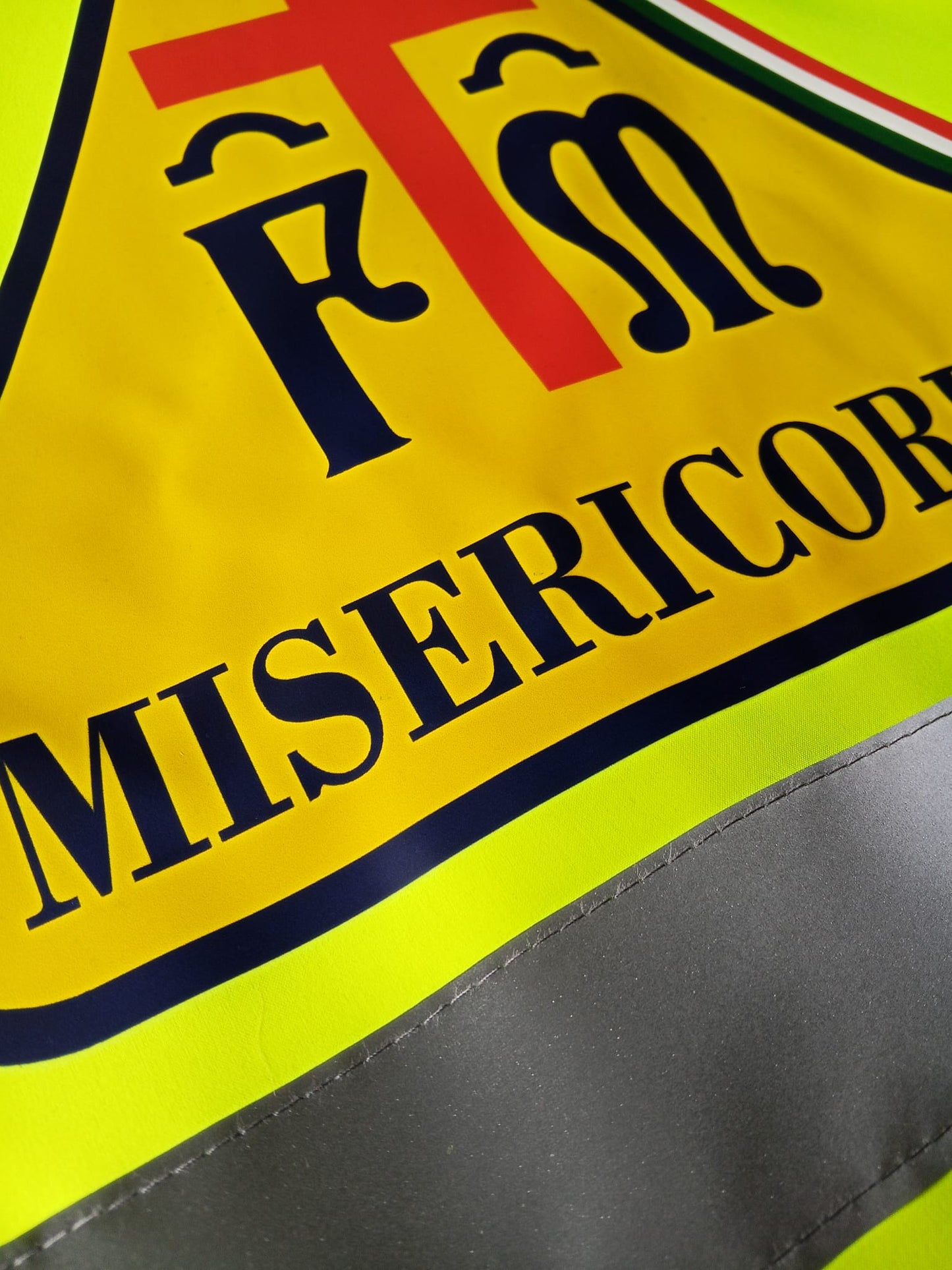 Giacca softshell alta visibiltà delle Misericordie