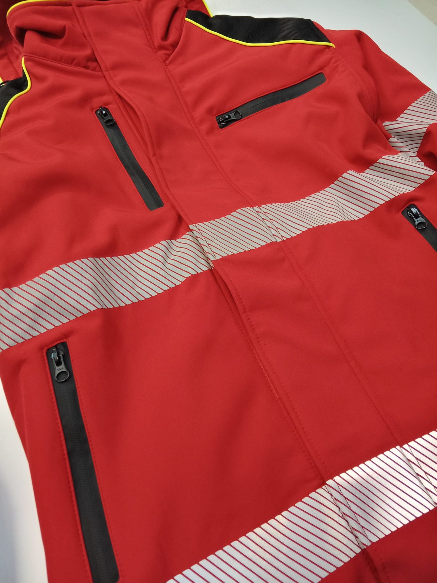 GIACCONE SOFTSHELL PER SOCCORRITORE PERSONALIZZABILE