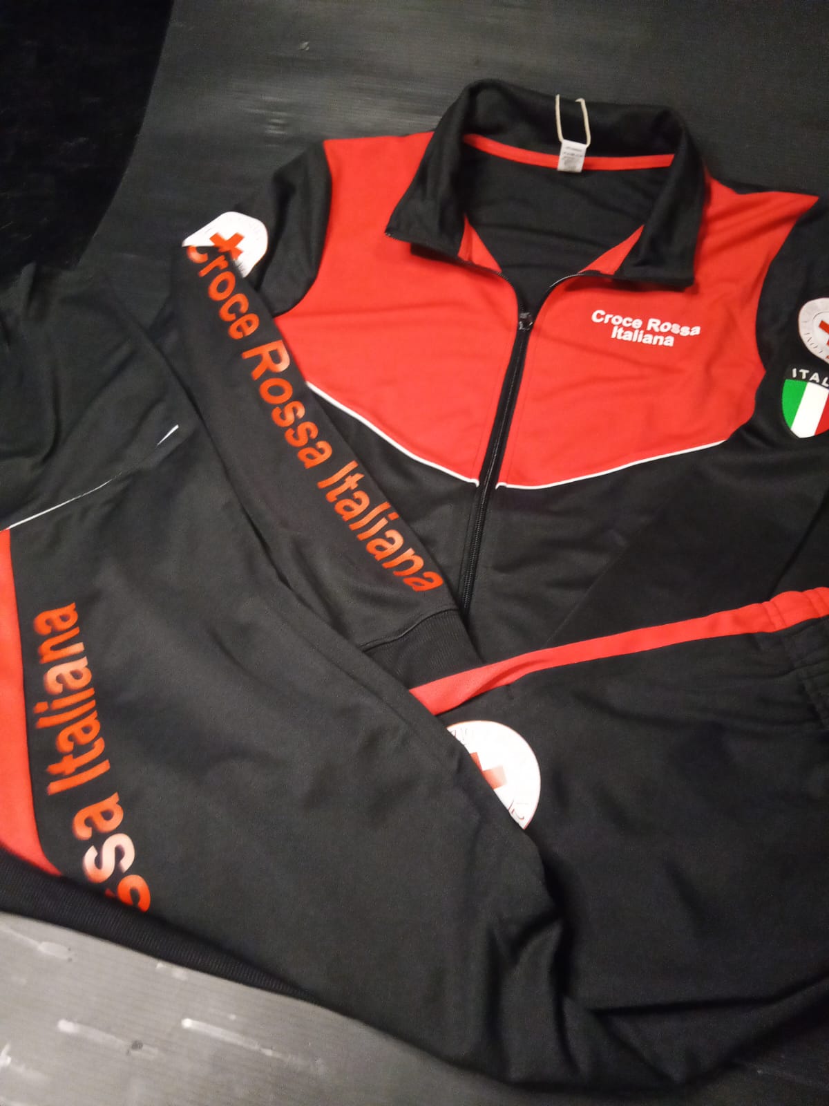 Tuta della Croce Rossa Italiana