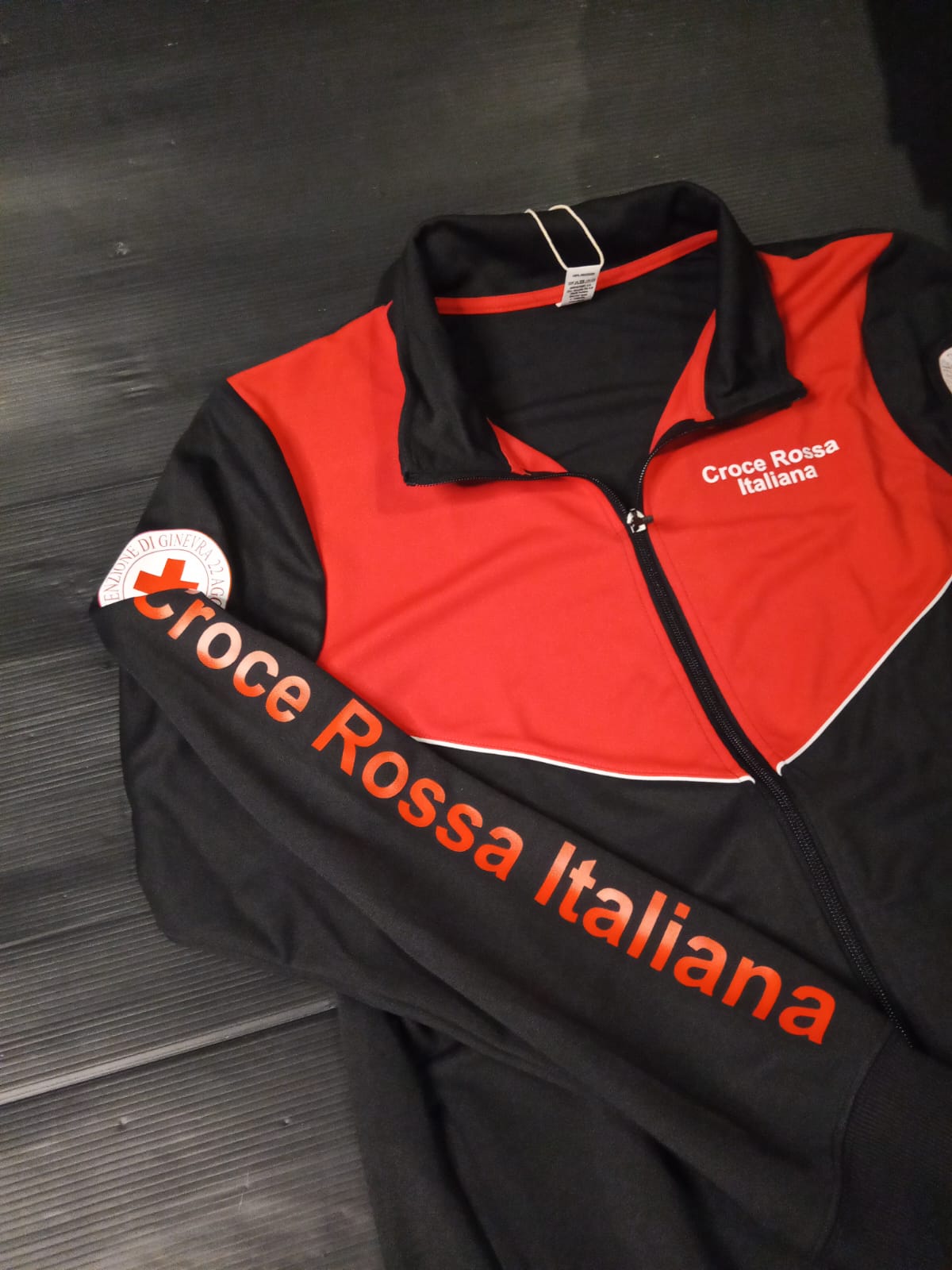 Tuta della Croce Rossa Italiana