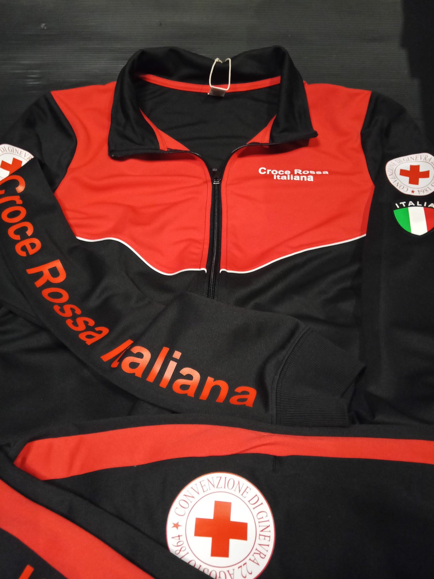 Tuta della Croce Rossa Italiana